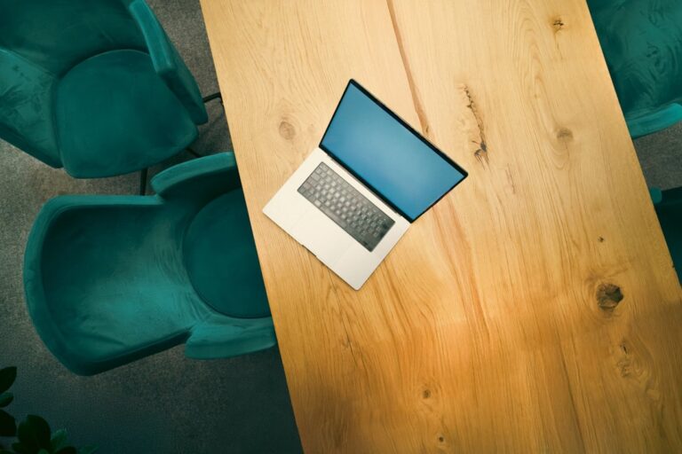 B2B SEO Content Strategy: How It Differs From B2C in 2026 b2b seo content strategy - seomytics.com